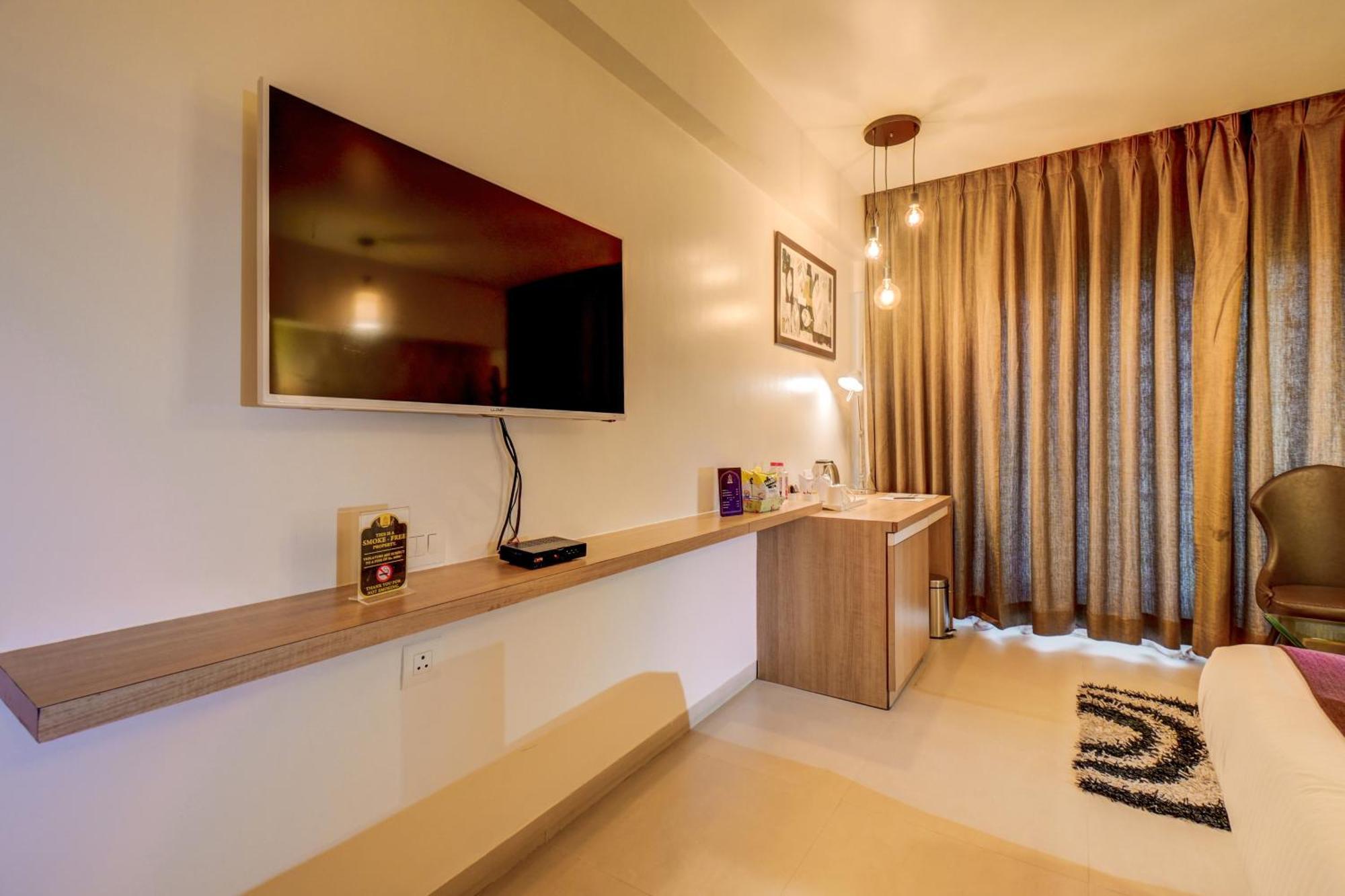 The Ssk Solitaire Hotel & Banquets Nashik Exterior foto