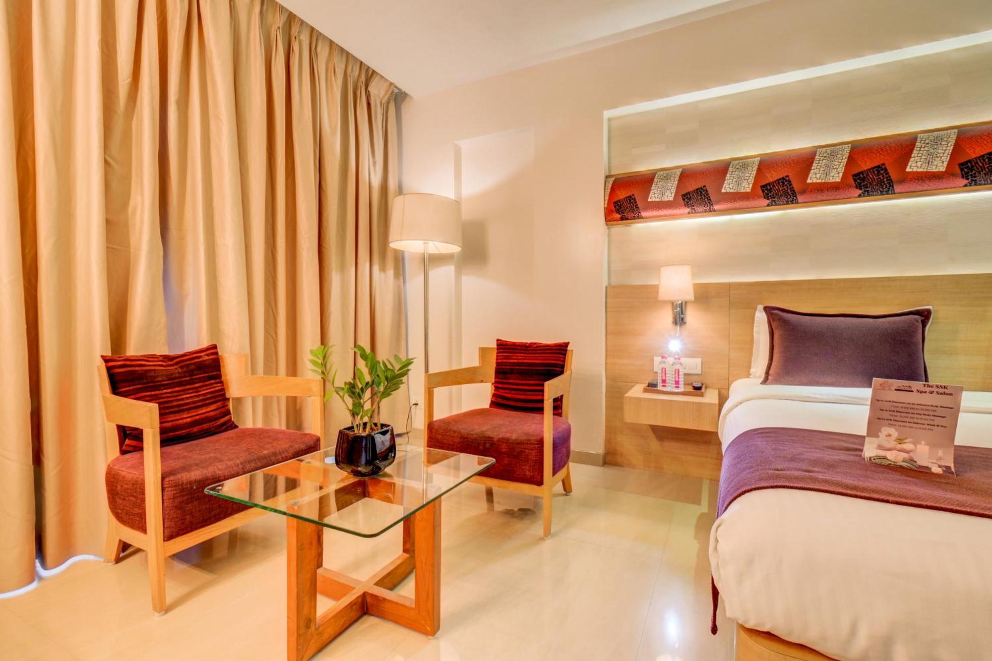 The Ssk Solitaire Hotel & Banquets Nashik Exterior foto