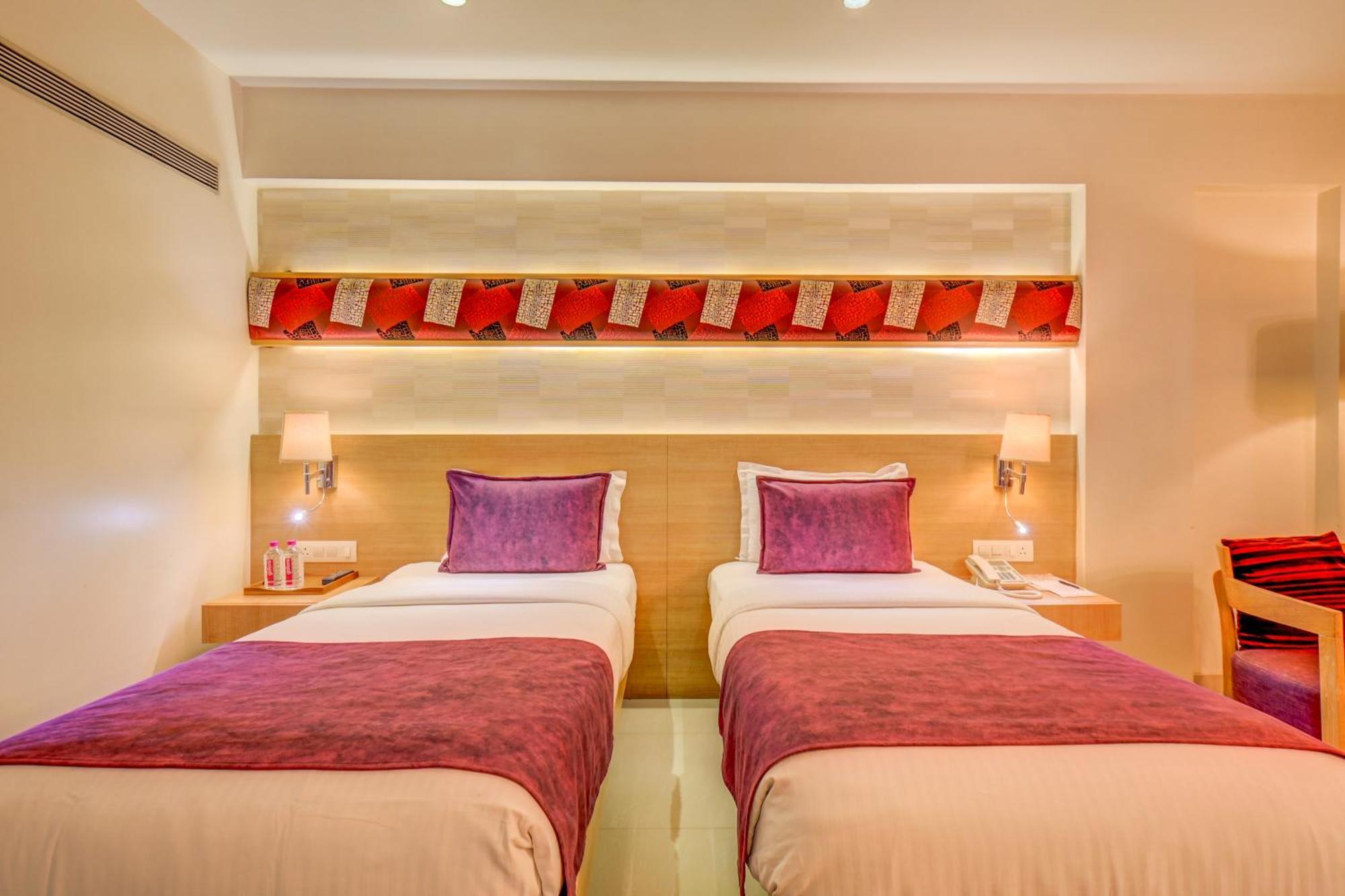 The Ssk Solitaire Hotel & Banquets Nashik Exterior foto